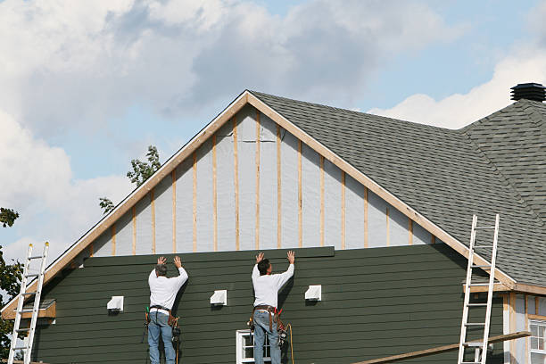 Professional Siding Installation technician working in Franklin, NC